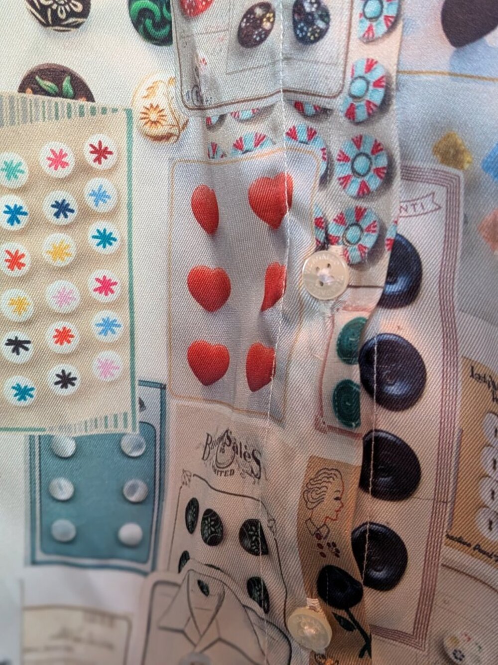 Vilagallo Vintage Buttons Print Button Down Large - Picture 7 of 10